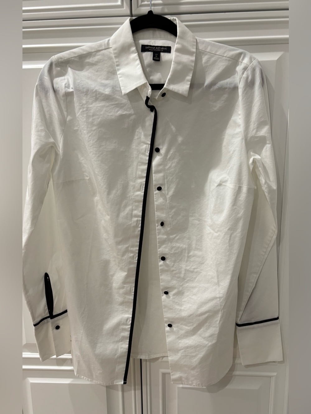 Banana Republic crisp White Shirt with Black Trim